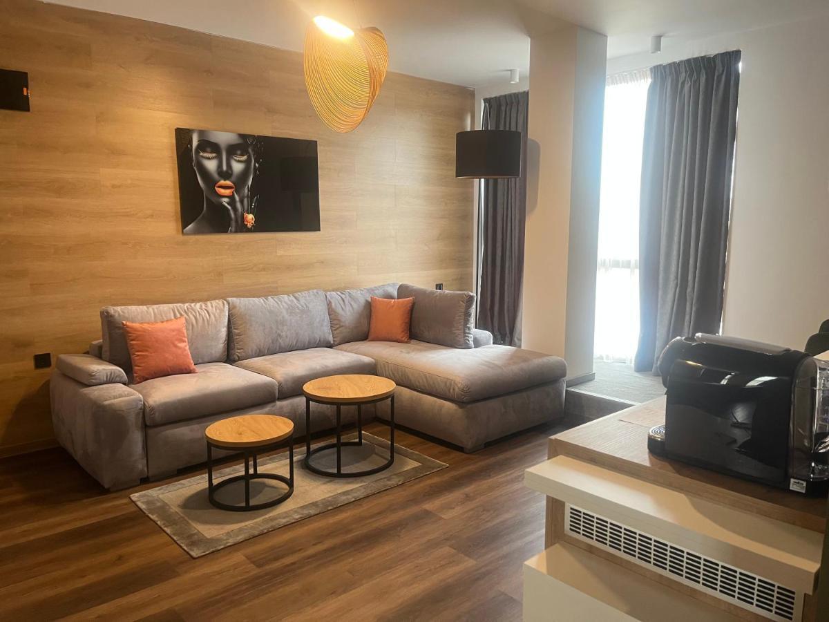 Hotel Niks Sevlievo Eksteriør billede