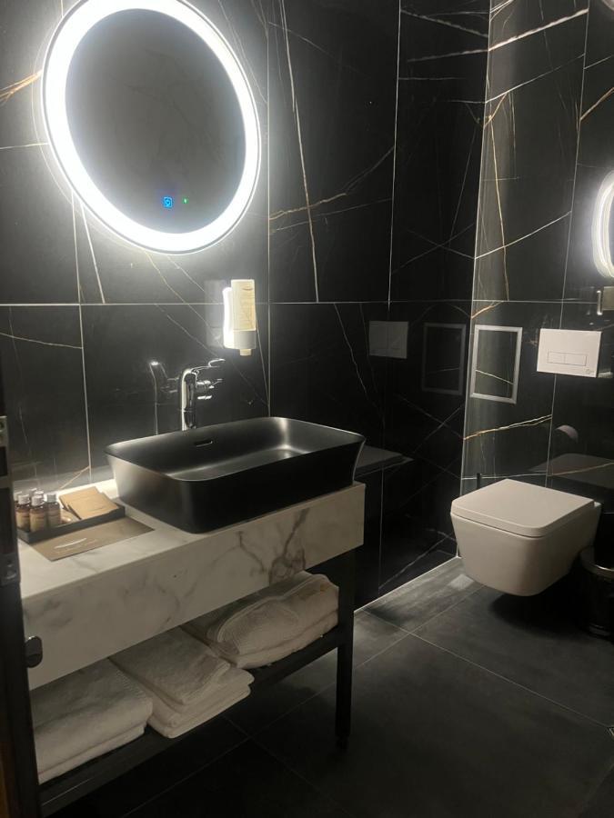 Hotel Niks Sevlievo Eksteriør billede