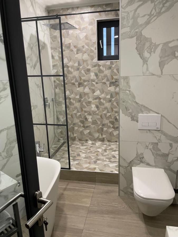 Hotel Niks Sevlievo Eksteriør billede