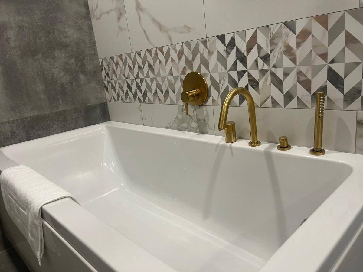 Hotel Niks Sevlievo Eksteriør billede