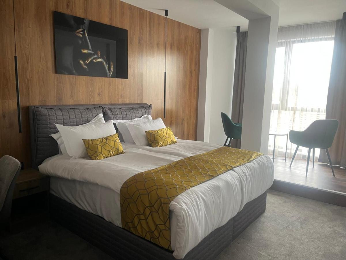 Hotel Niks Sevlievo Eksteriør billede