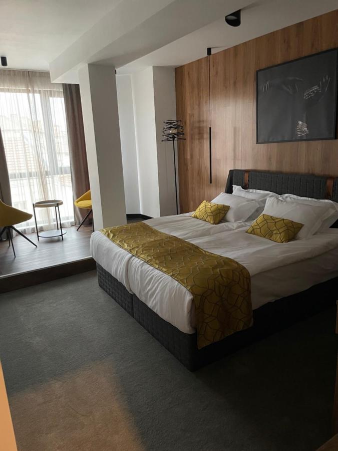 Hotel Niks Sevlievo Eksteriør billede